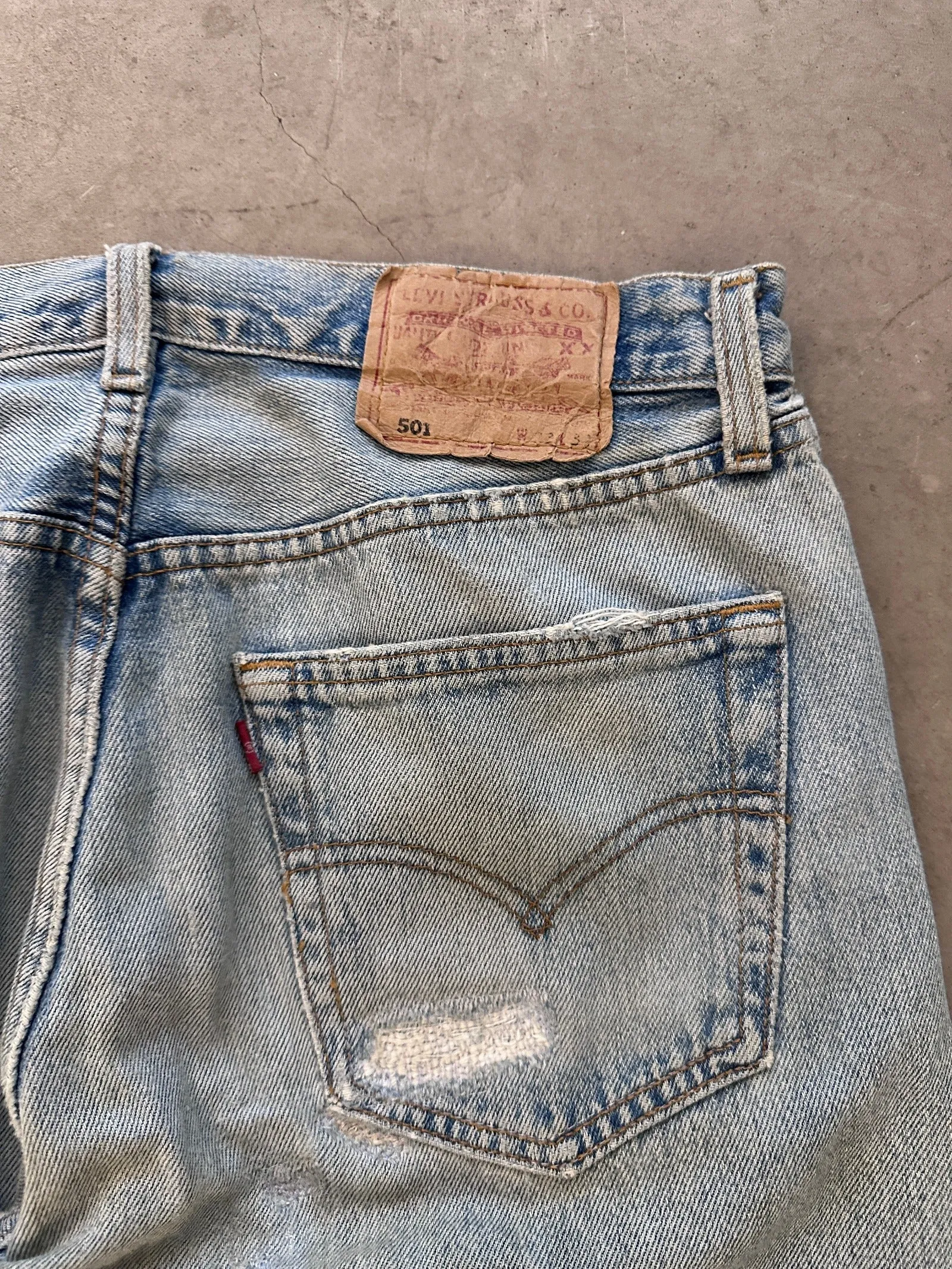 1997 Levi's 501 Repaired Jeans - 33 x 32