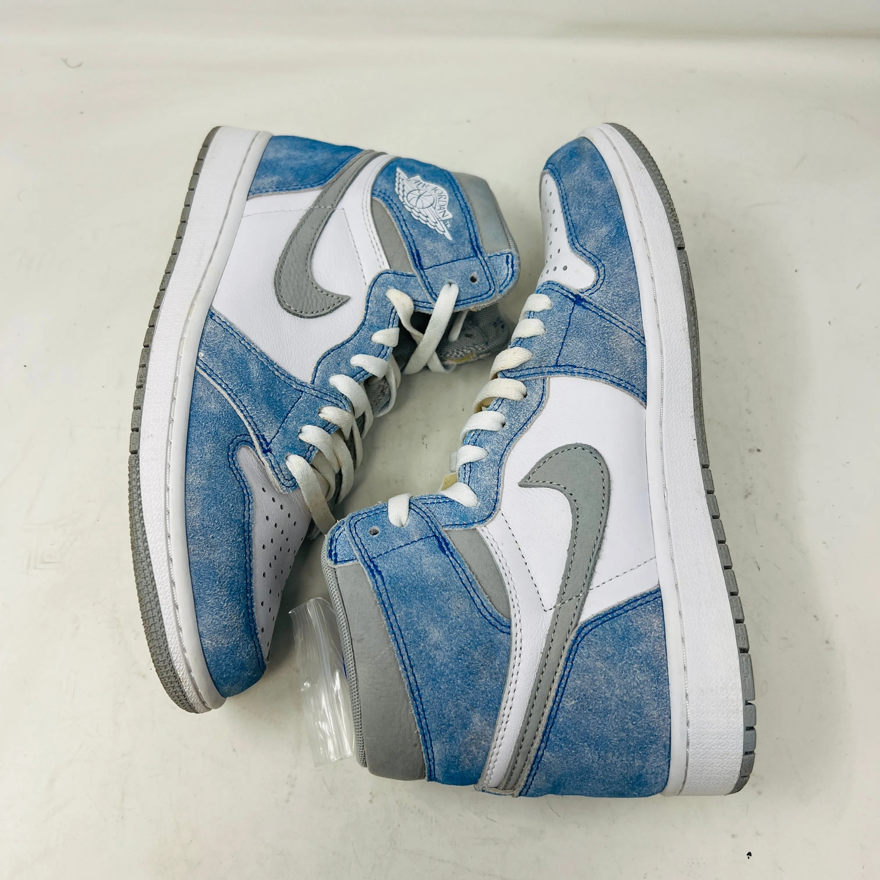 Jordan 1 Retro High Hyper Royal Smoke Grey