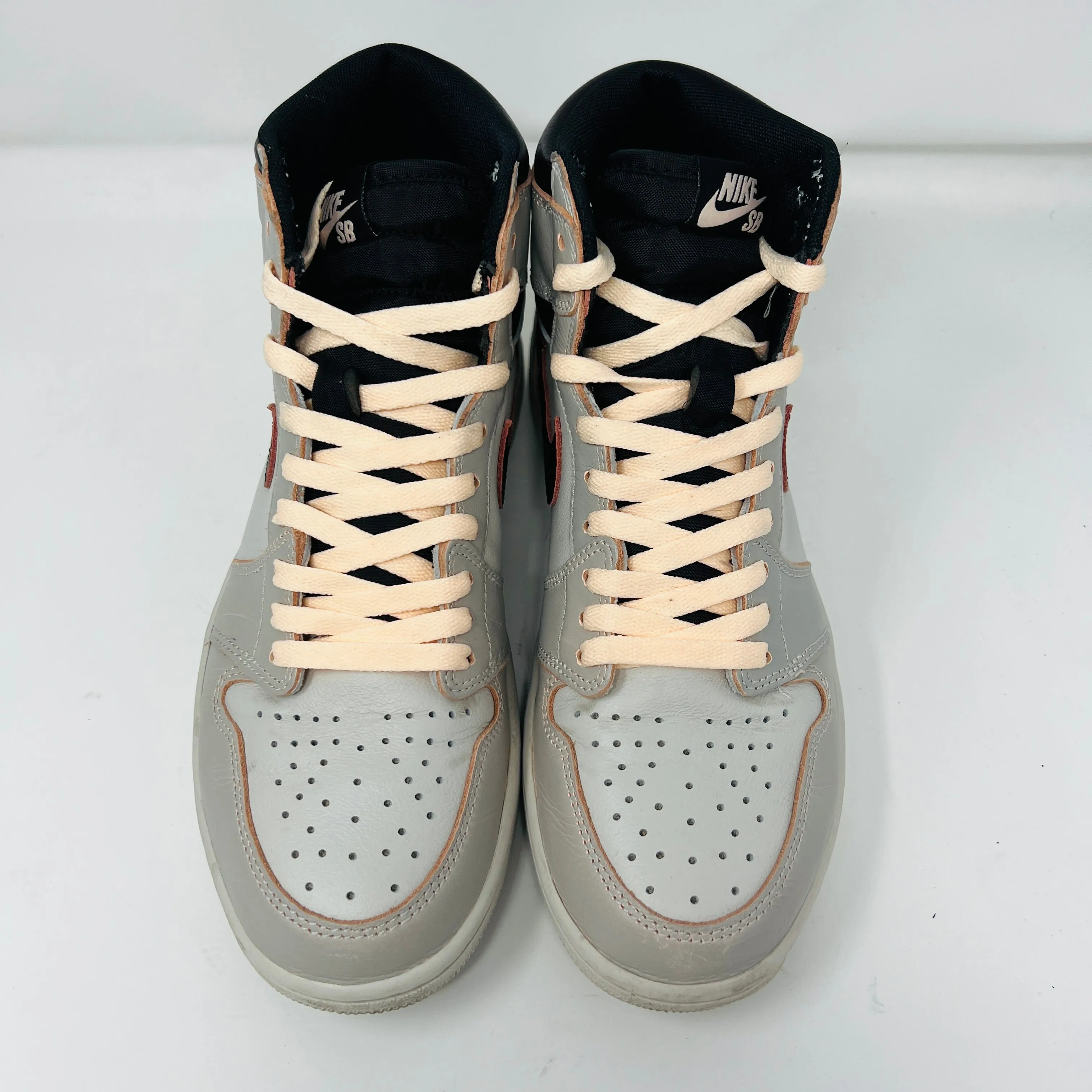 Jordan 1 Retro High OG Defiant SB NYC to Paris