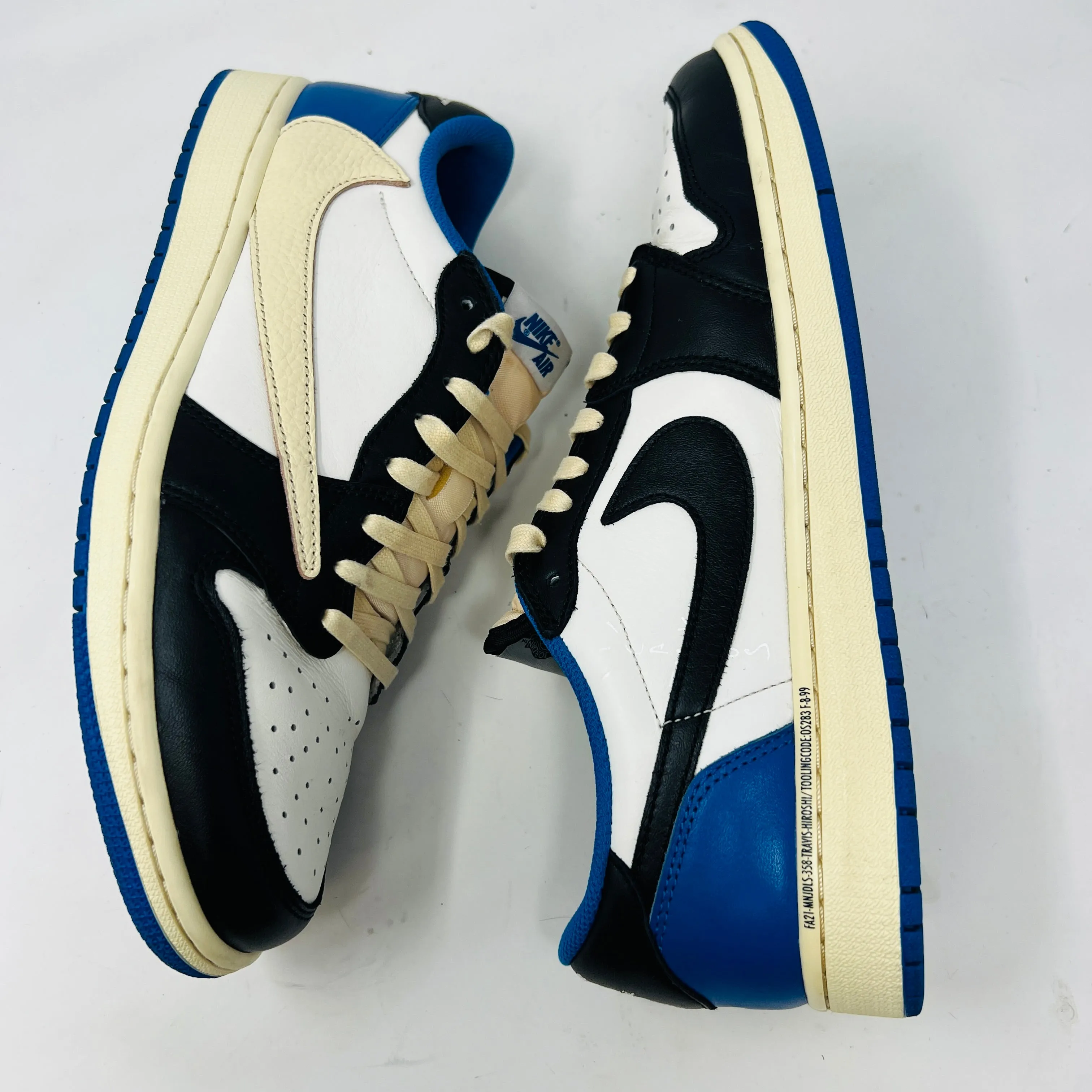 Jordan 1 Retro Low OG SP Fragment x Travis Scott