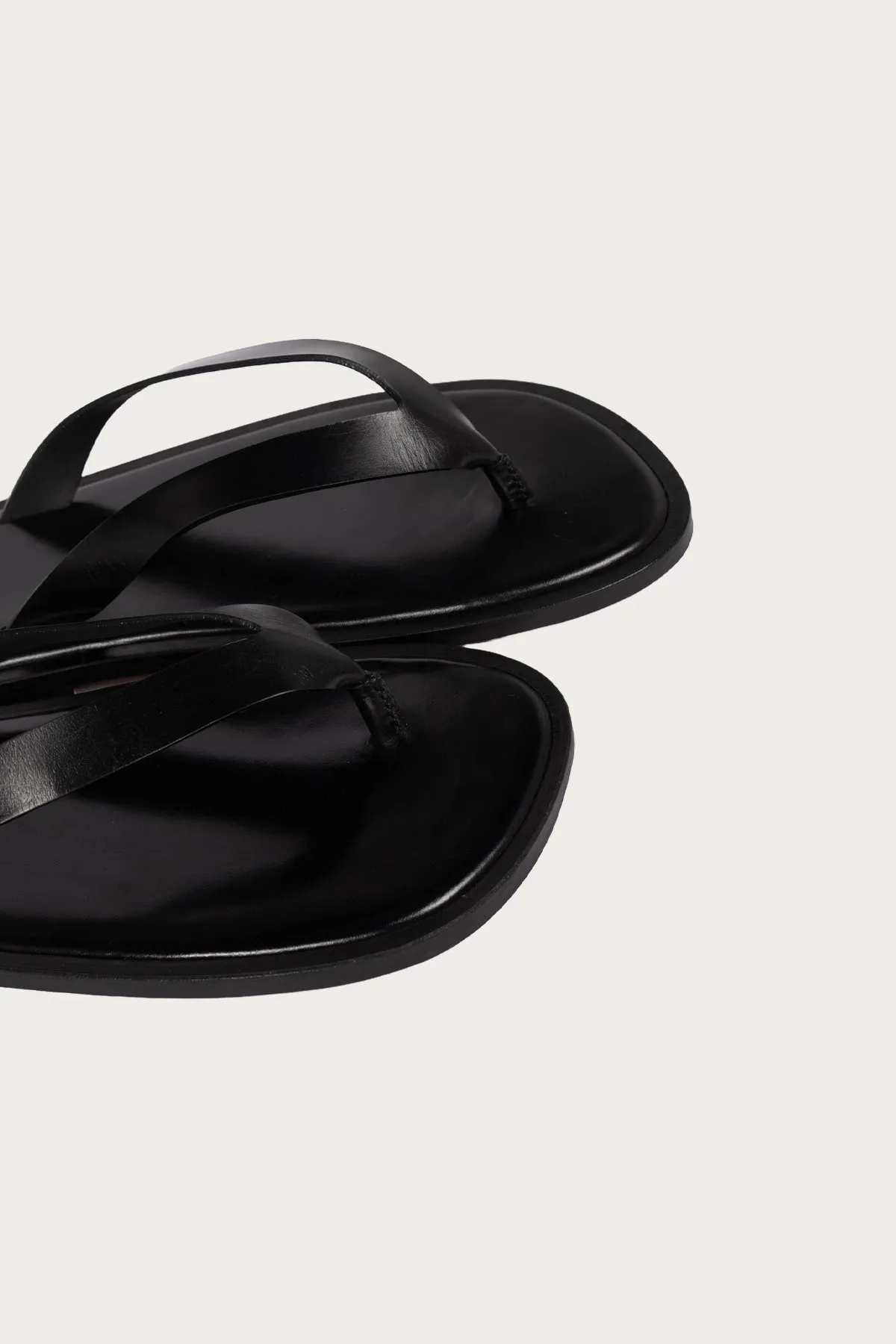 Leather Tong Sandals - Black
