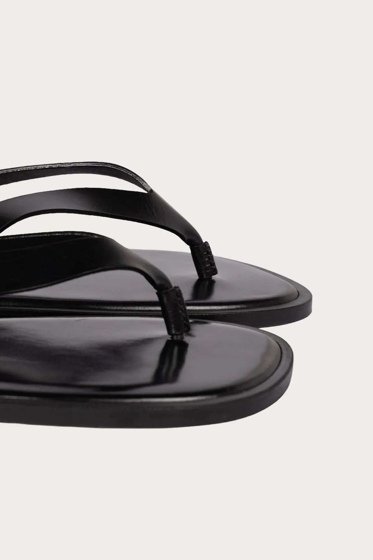 Leather Tong Sandals - Black