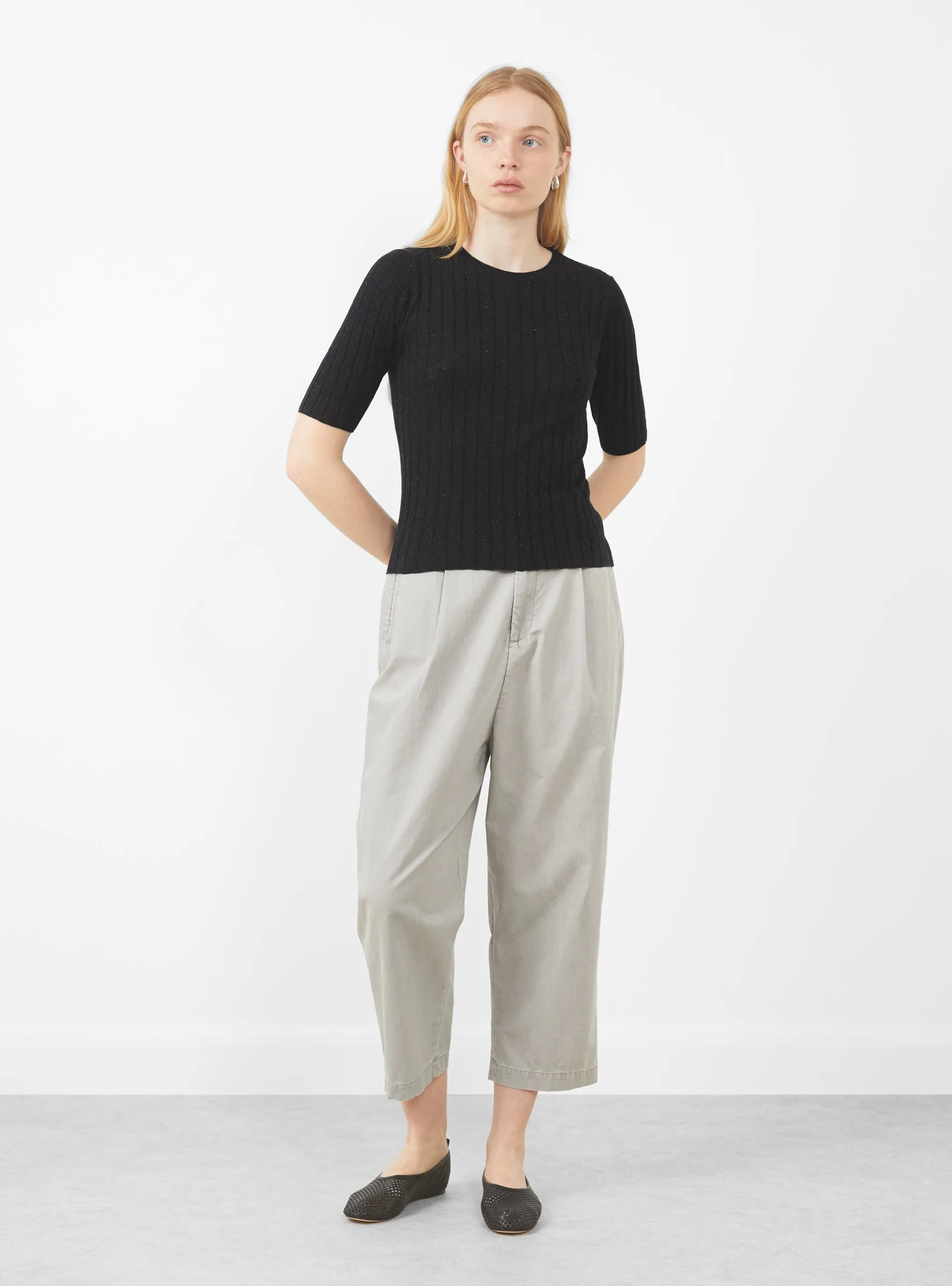 Mid-Sleeve Ribbed Fine Knit. Black