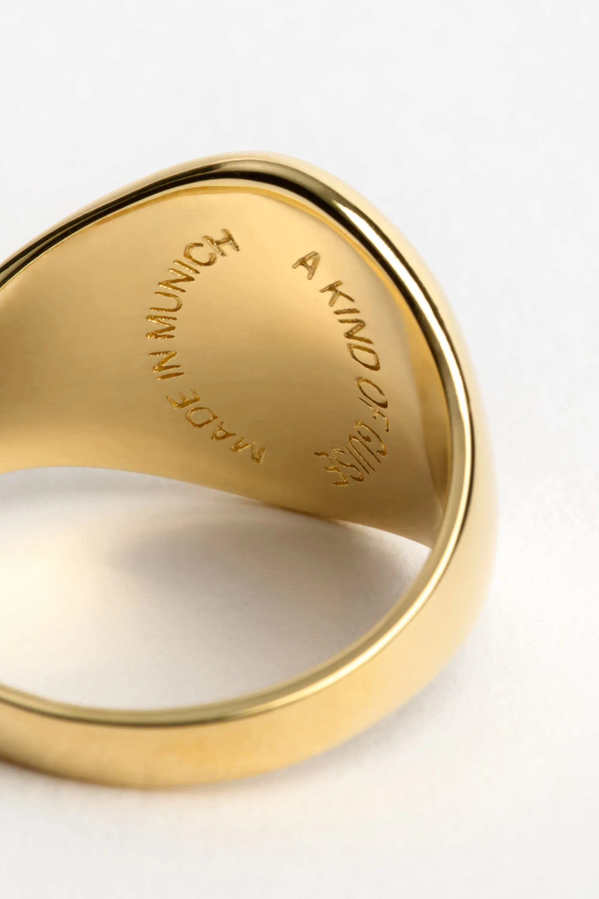 SIGNET RING SOLID GOLD