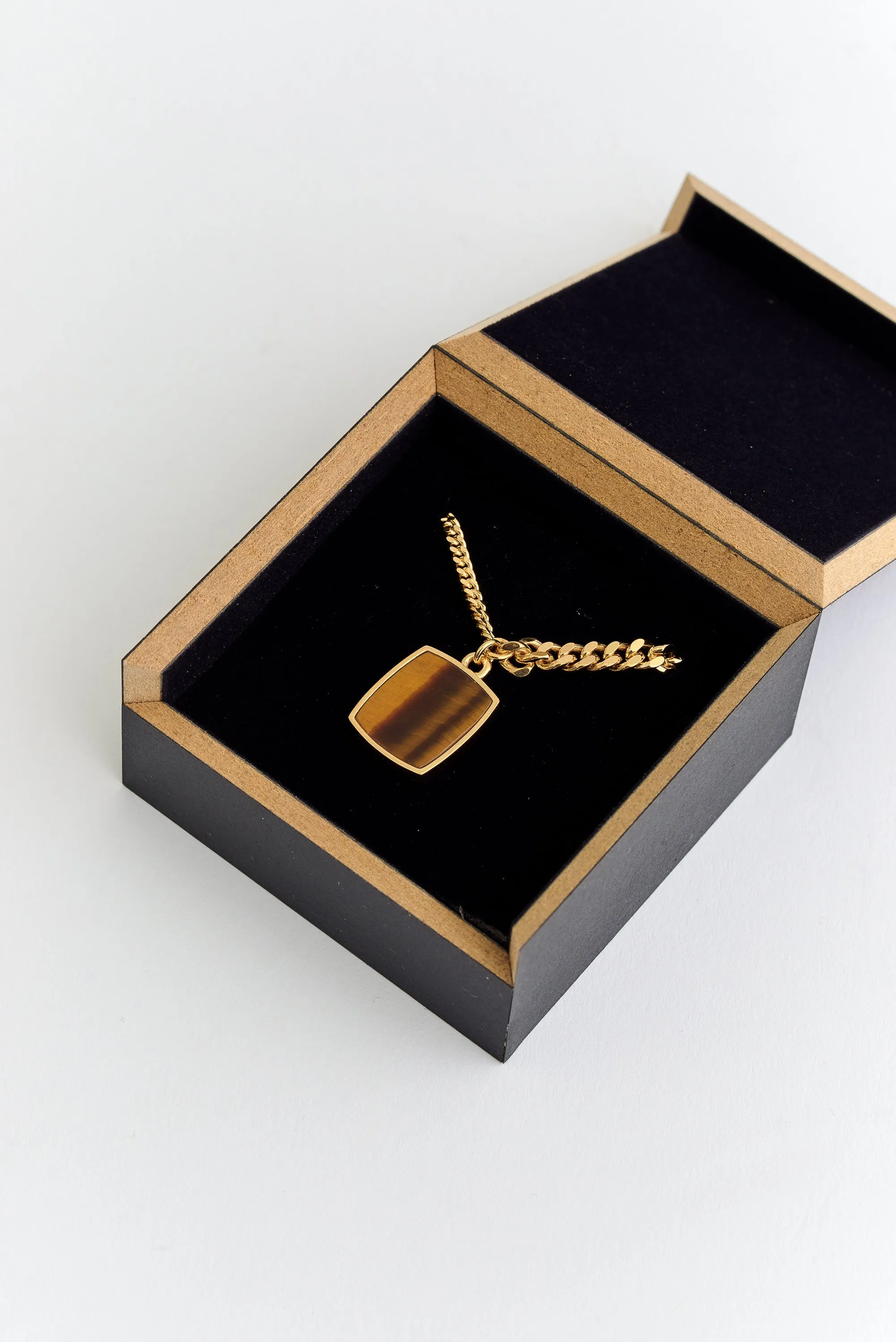 YIN YANG NECKLACE WITH STONE